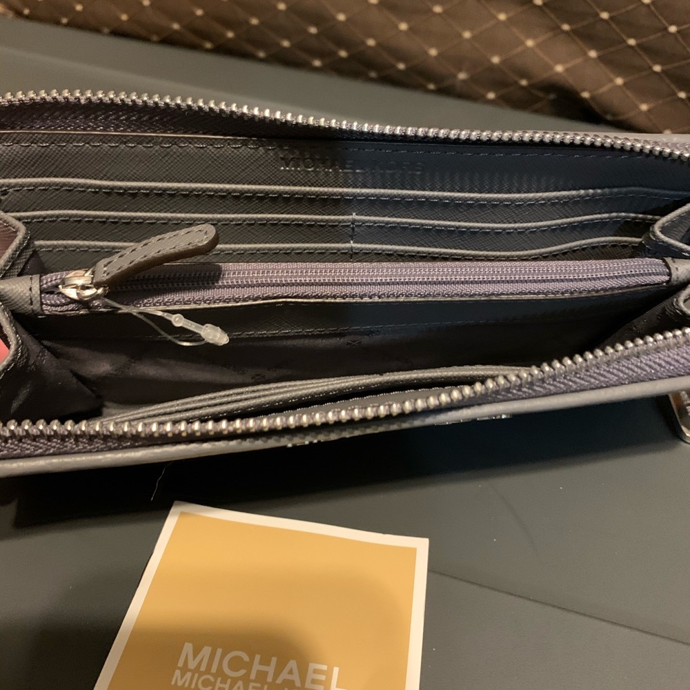 Michael Kors Bedford Bag & Wallet over - Picture 7 of 8